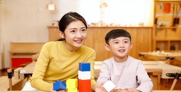 十大正规配资平台 早教班的选择：从孩子的兴趣和需求出发